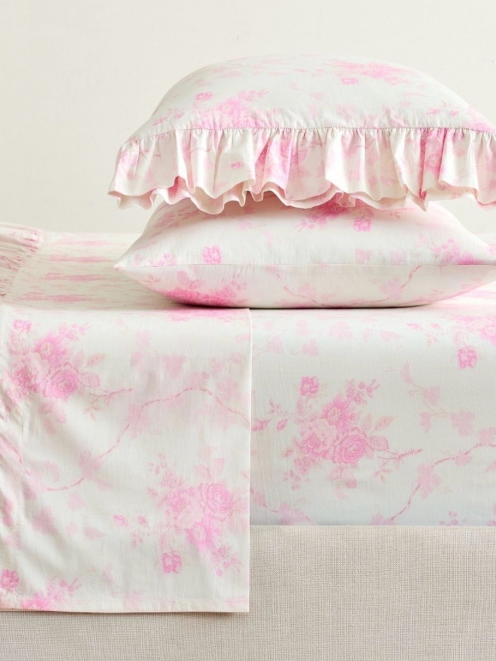 LoveShackFancy(2)Pink White La Vie en Rose Floral Ruffle Standard Pillowcases
